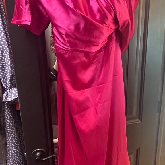 Fuchsia Draped Shoulder Gown - Picture 4 of 10